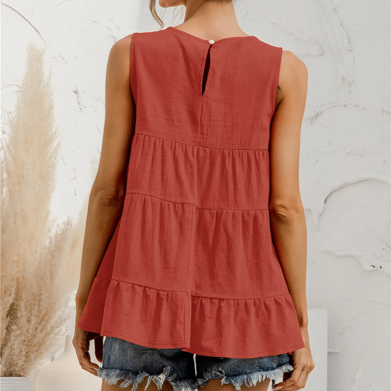 

Solid Color Fashionable Sexy Loose Vest Cropped Top Women Casual Sleeveless Streetwear Lady Tank Top 2021 New Blouses Tank Tops