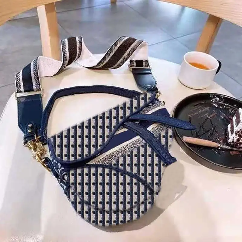 

New Luxury Famous Brand Ladies Bag Retro High Quality Messenger Bag Handbag Star Celebrity Inspiration Embroidery Shoulder Bag