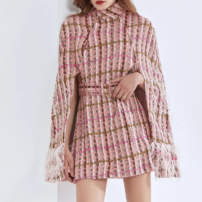 

Spring 2021 French Minority New Fashion Socialite Small Stand Collar Stitching Feather Cape Coat Women Leisure Plaid Jacket