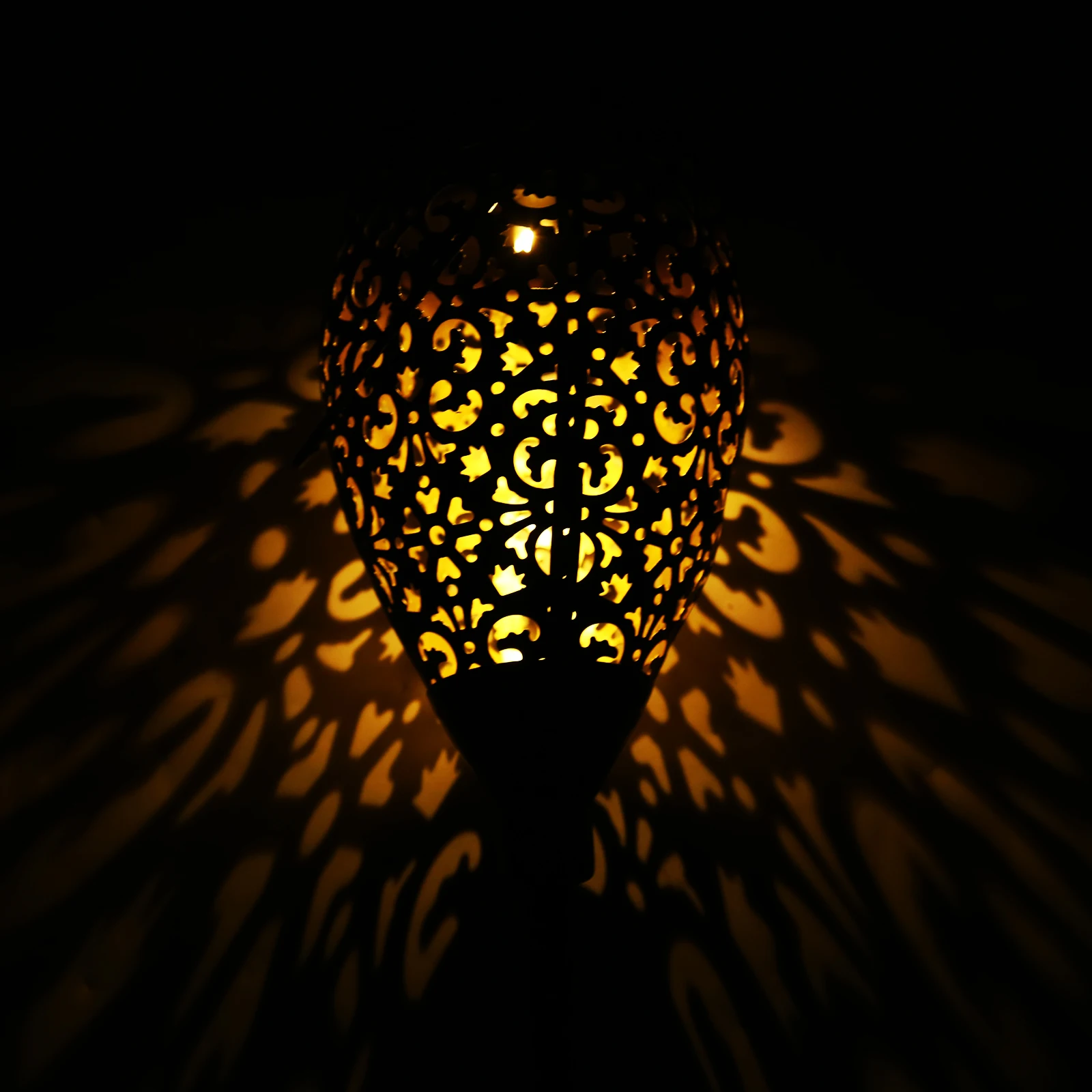 

4pcs LED Solar Light Metal Outdoor Garden Decor Lights for Patio Deck Yard Fence Lawn Solar Lamp