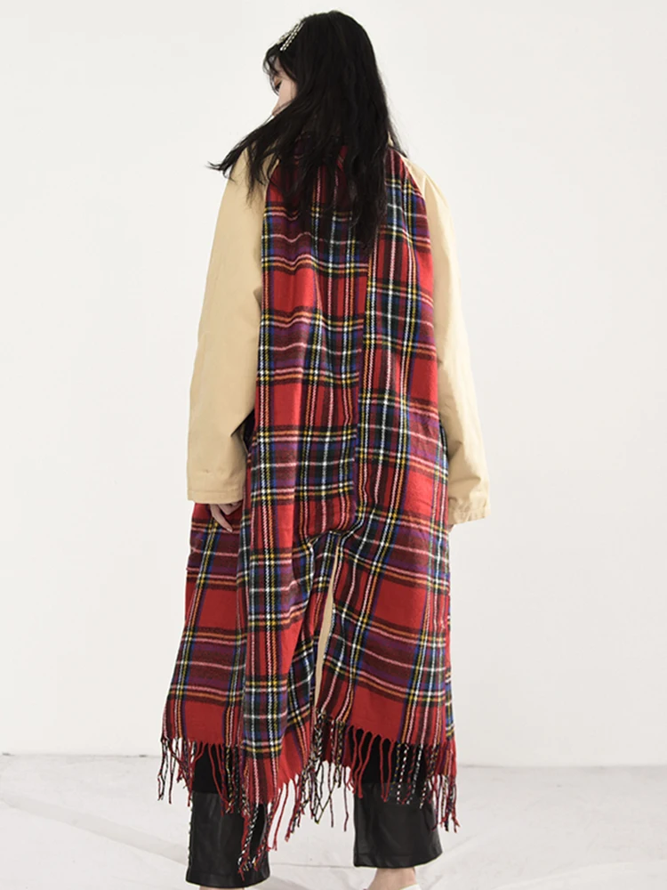 

[EAM] Women Tasses Both Side Wear Plaid Big Size Trench New Lapel Long Sleeve Loose Fit Windbreaker Fashion Spring 2021 1M97604