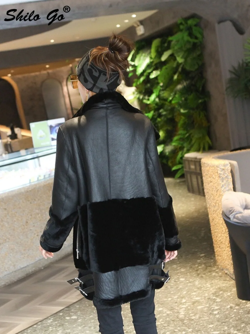 

Safari Style Belted Detail Turn Down Collar Cut-and-Sew Double Faced Fur Panel Zip Fur Coat Women Casual Thick Warm Fur Outwear