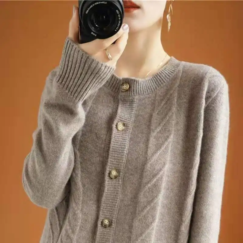 

2021 autumn and winter new cashmere cardigan women's wool knit sweater sweater coat coat loose Korean version