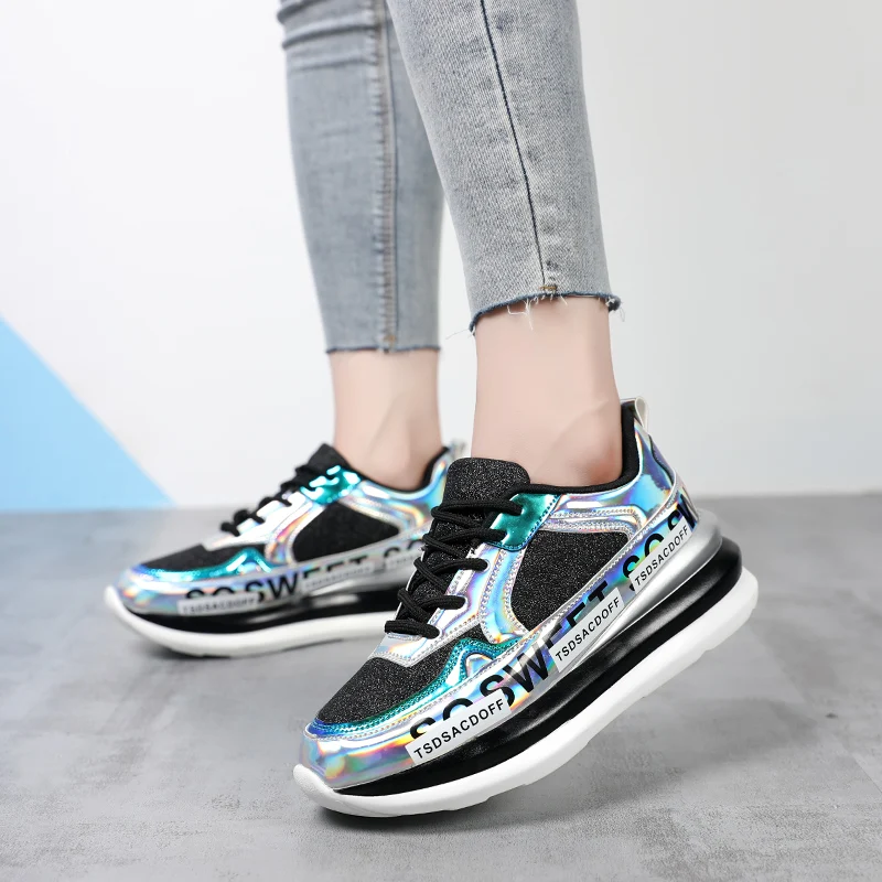 Кроссовки женские вулканизированные модные кроссовки с кружевом на платформе