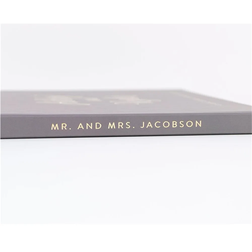 Персонализированные Mr и Mrs имена Дата свадьбы Гостевая книга цвета слоновой