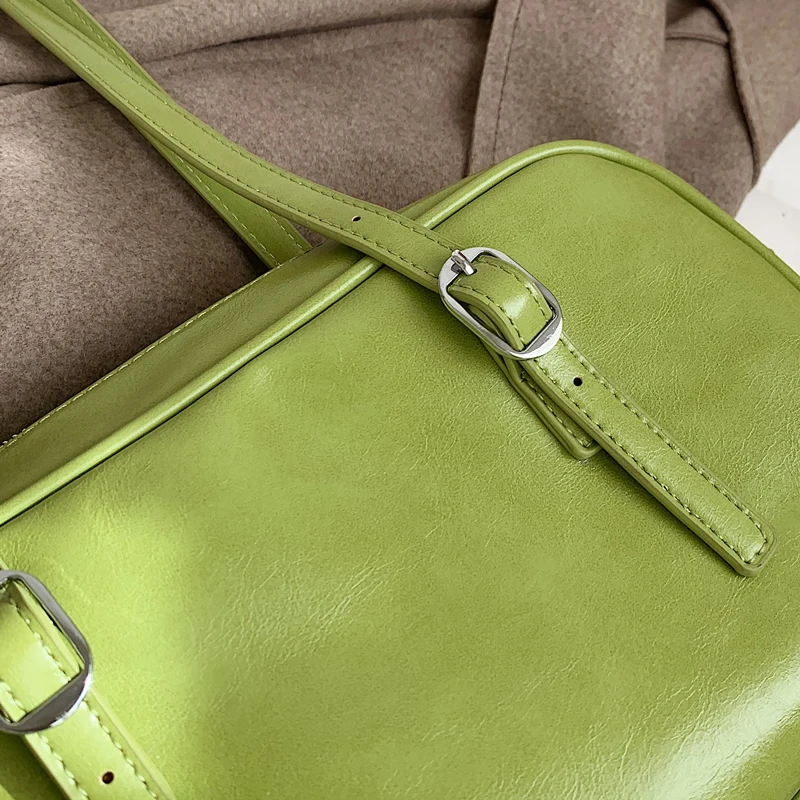

Vintage PU Leather Underarm Bag 2021 Korean Style New Zipper Large Capacity Handbag Classic Boston Bag Green Shoulder Bag Bolsas
