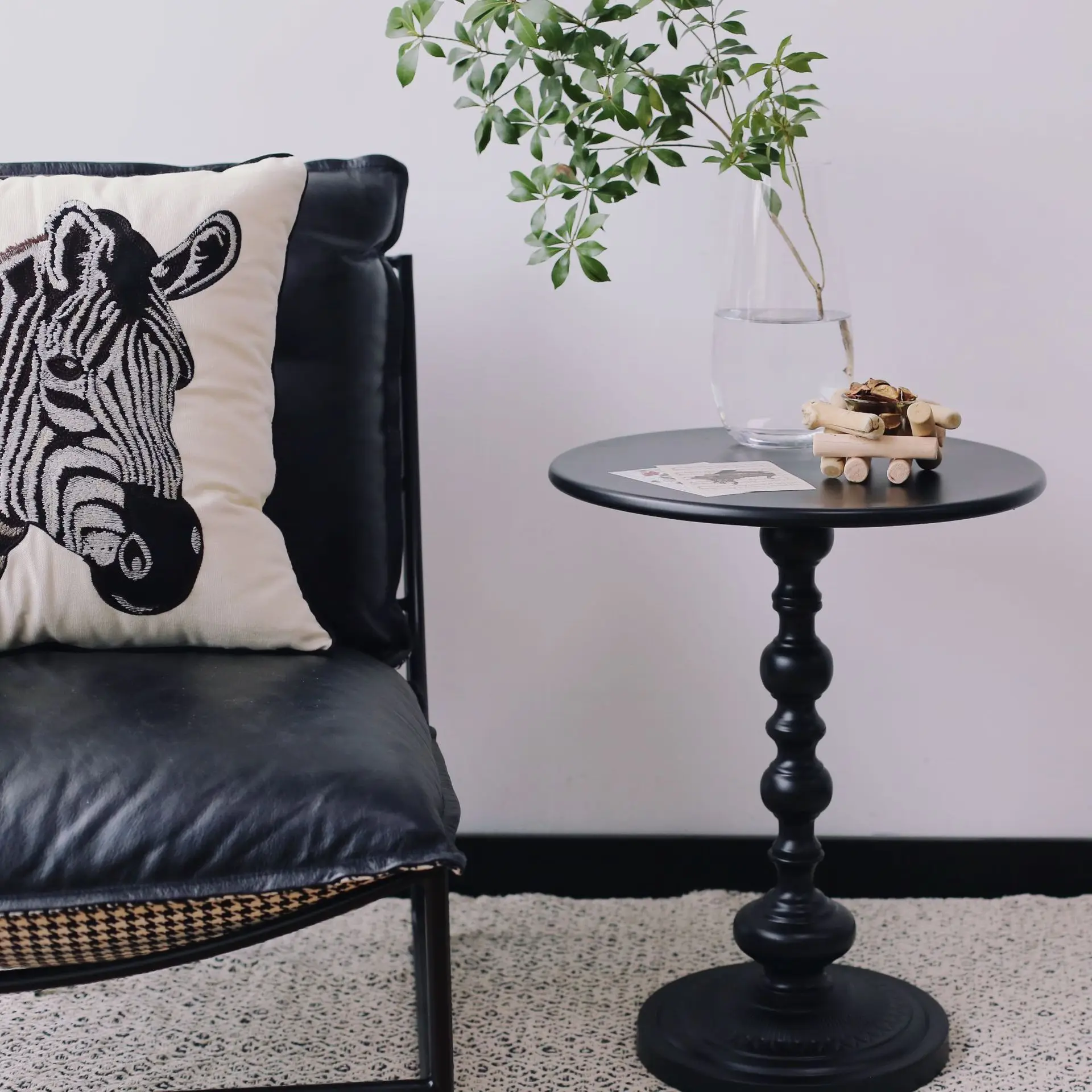 

Скандинавский Железный ретро-столик для гостиной, кофейный столик, железный дизайнерский барный столик, круглый столик для маленькой кварт...