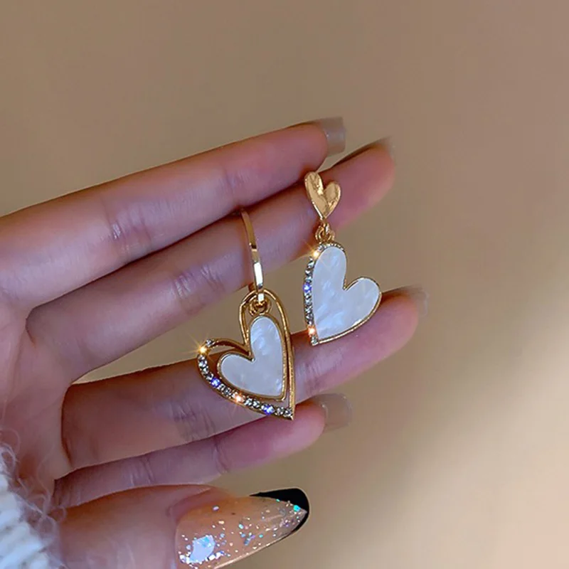 

Korean Asymmetric Hollow White Heart Dangle Earrings For Women Temperament Exaggerated Drop Earrings Party Jewelry