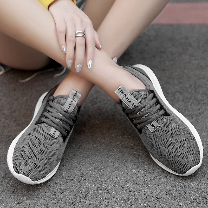 

Spring Casual Shoes Men's Daily Outside Flat Lace-Up Fashion White Solid Mesh Breathable Portable Sneakers Women's Couple Shoes