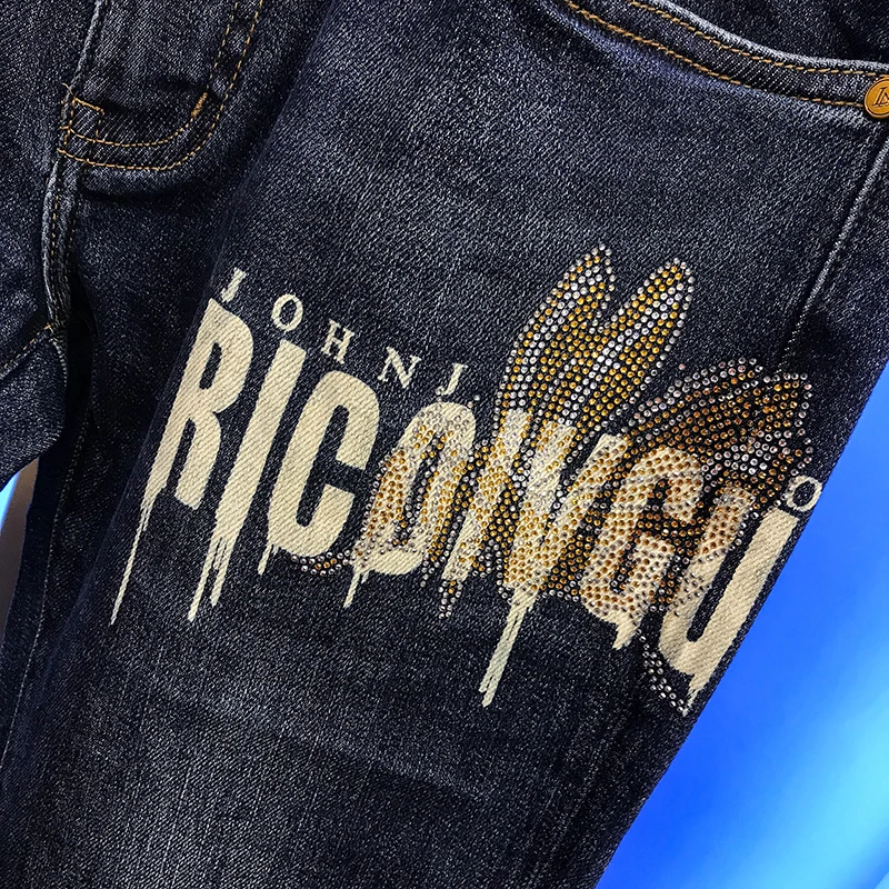 

Young men's Korean version of the autumn new 2020 slim slimming simple hot diamond letters trend stretch jeans men