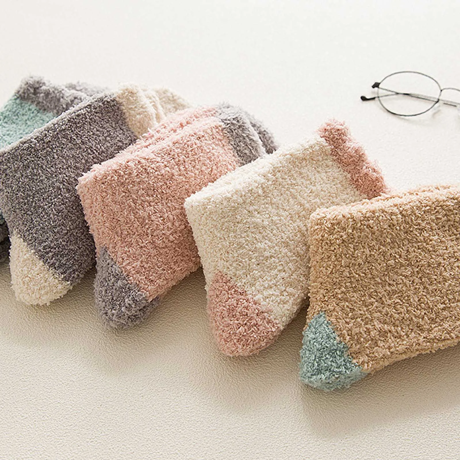 

1 Pair Fuzzy Fluffy Keep Warm Women Socks Patchwork Ladies Patchwork Thick Socks Women Non-slip Sleeping Home Floor Socks Female