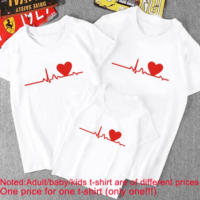 Летняя модная семейная одежда с принтом сердца для отца дочери сына футболка