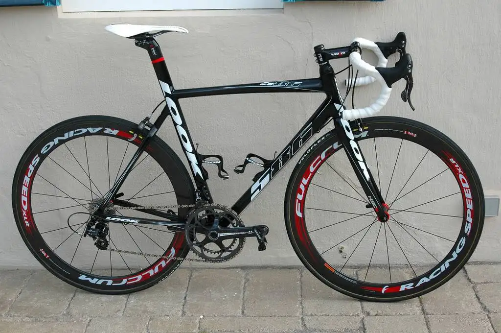 Хорошо закрепленным очень острым гоночный гинекологический колеса XLR Сделано в