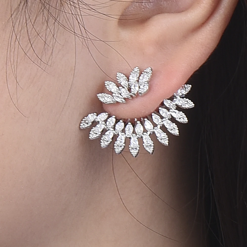 

LARRAURI Elegant Leaf Shape Crystal Statement Stud Earrings For Women Korean Geometric Cubic Zirconia Earrings Fashion Jewelry