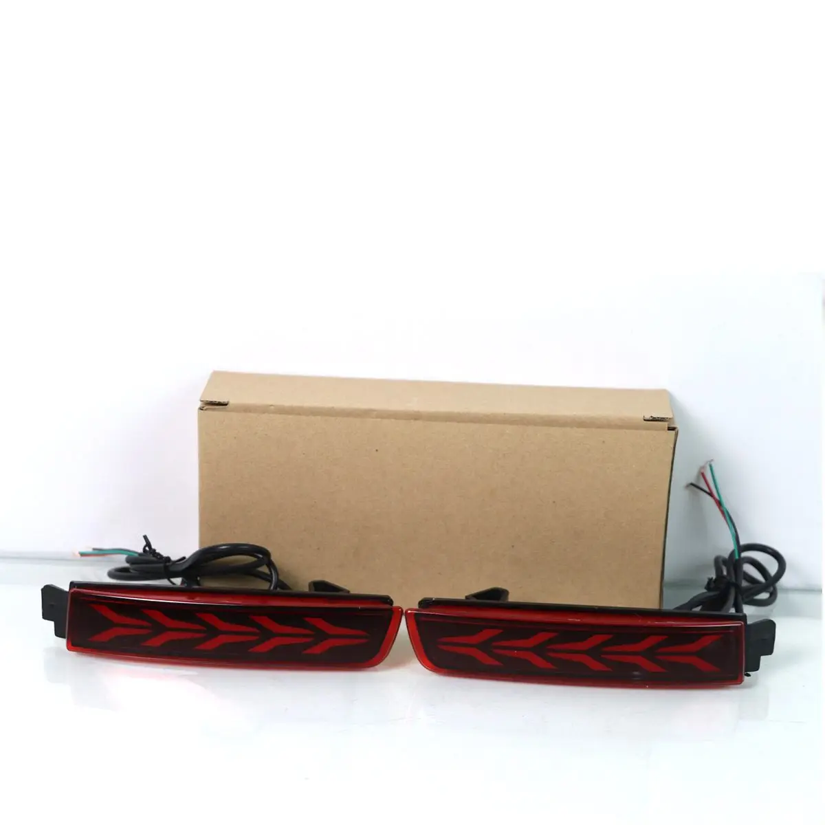 

Pair Car Rear Bumper Reflector Tail Brake Light For Nissan Juke Murano Quest for Infiniti FX35 FX50 Bluebird SYLPHY Kicks Terra