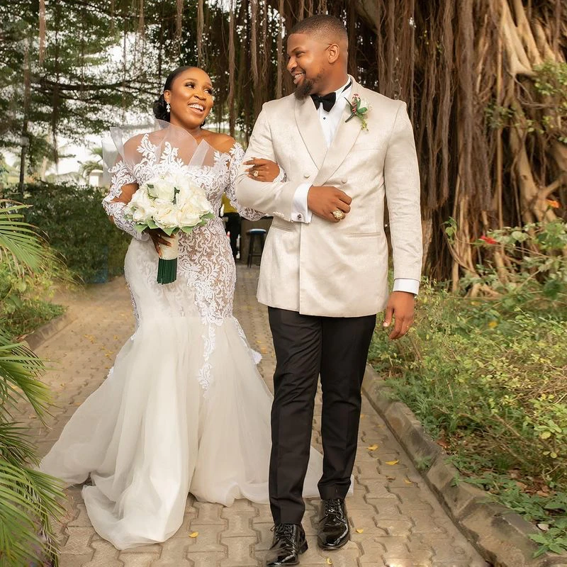 

Лидер продаж цветочные кружева Свадебные платья Русалочки из прозрачной ткани с длинным рукавом Vestido De Novia Ruched садовое свадебное платье