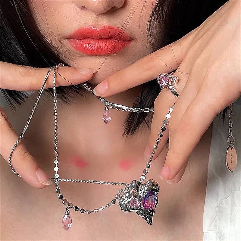 

HUANZHI 2021 New Punk Shiny Rhinestone Chain Double Layered Pink Gradient Crystal Stitching Love Necklace for Women Girl Jewelry