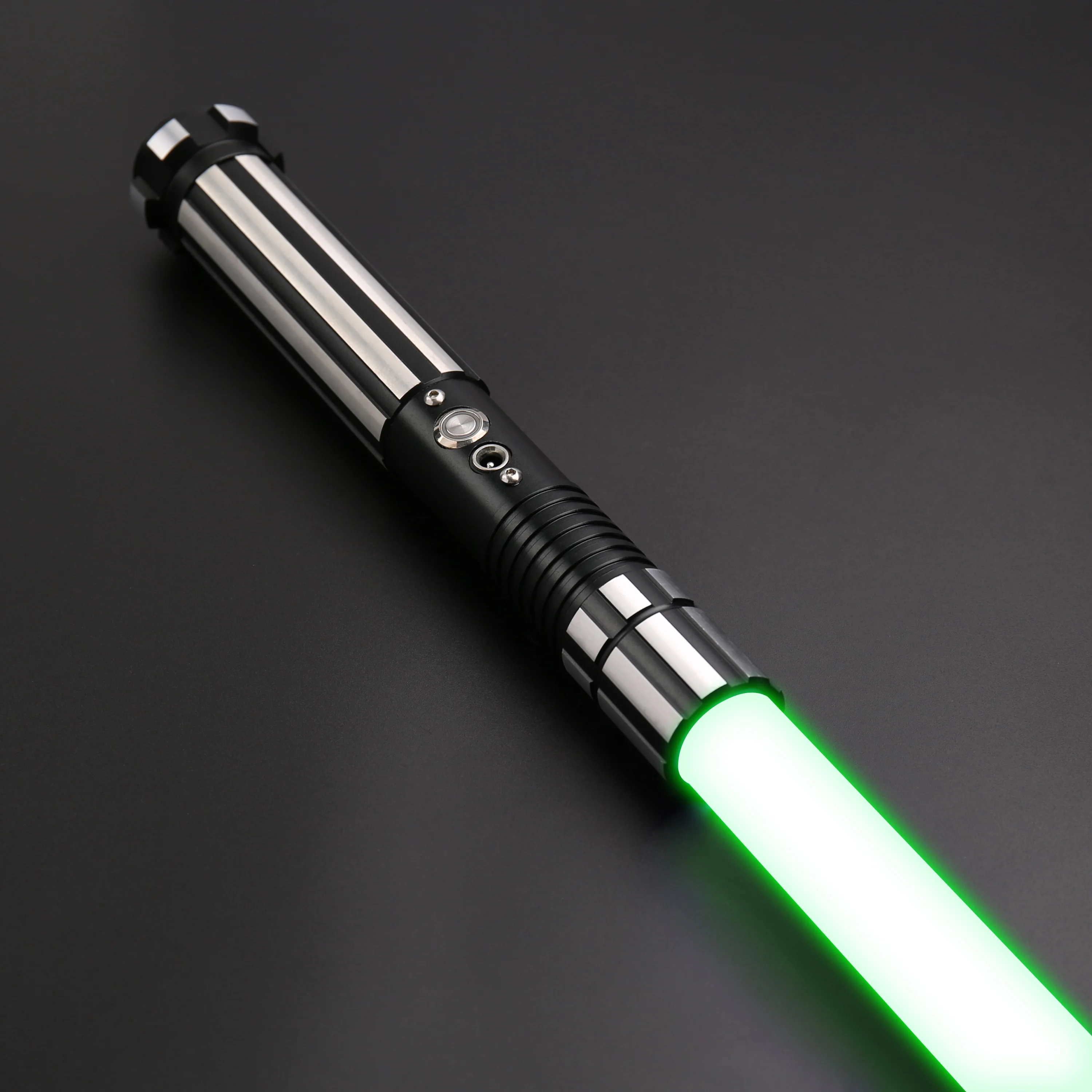 

SaberFeast RGB Lightsaber Heavy Dueling Laser Sword 1 Inch Removable Blade Metal Handle Smooth Swing FOC Cosplay Brinquedos