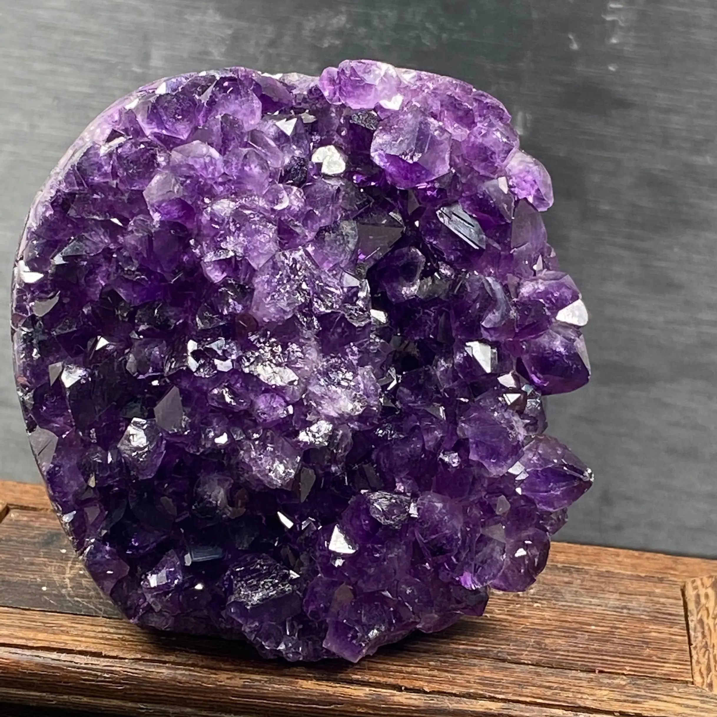 

Best Quality Natural Crystal Quartz Uruguay Amethyst Geode Home Decoration