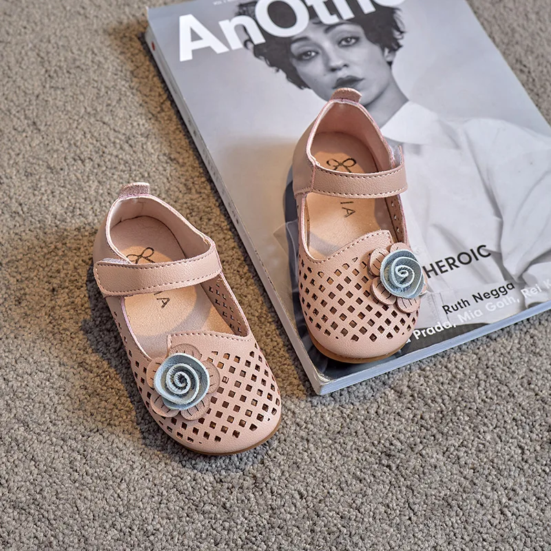 

2021 Spring Summer Pink Low Tube Low Cut Round Head Soft Bottom Summer Cartoon Hollow Girls Princess Leather Shoes 21-30