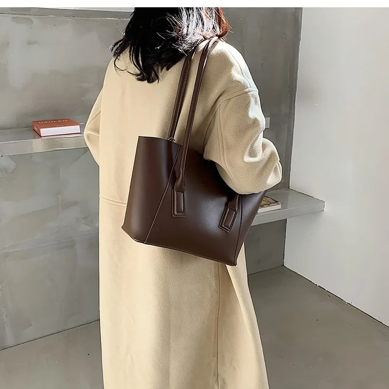 

2021 autumn and winter new trendy fashion large-capacity shoulder bag ladies wild tote bag high-quality texture bag female bag