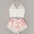 Комплект женского атласного нижнего белья из бюстгальтера без косточек и трусов