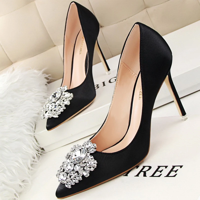 

Kitten Heels Metal Rhinestones Woman Pumps Wedding Shoes High Heels Shoes Yellow Beige Black Shoes Sexy Party Shoes
