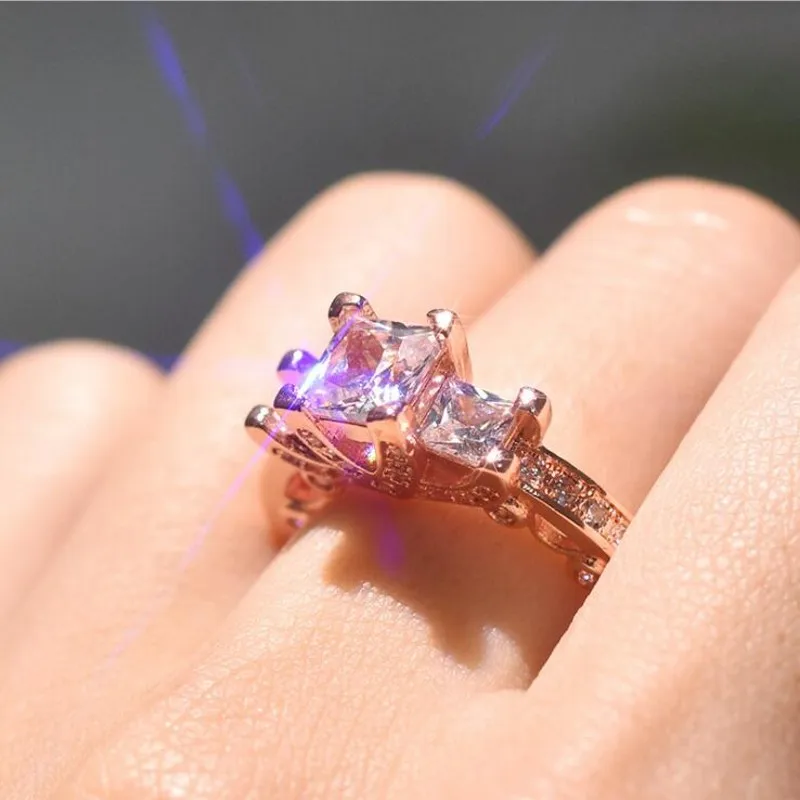 Кольцо из серебра 91% пробы с фианитом 925 | Украшения и аксессуары