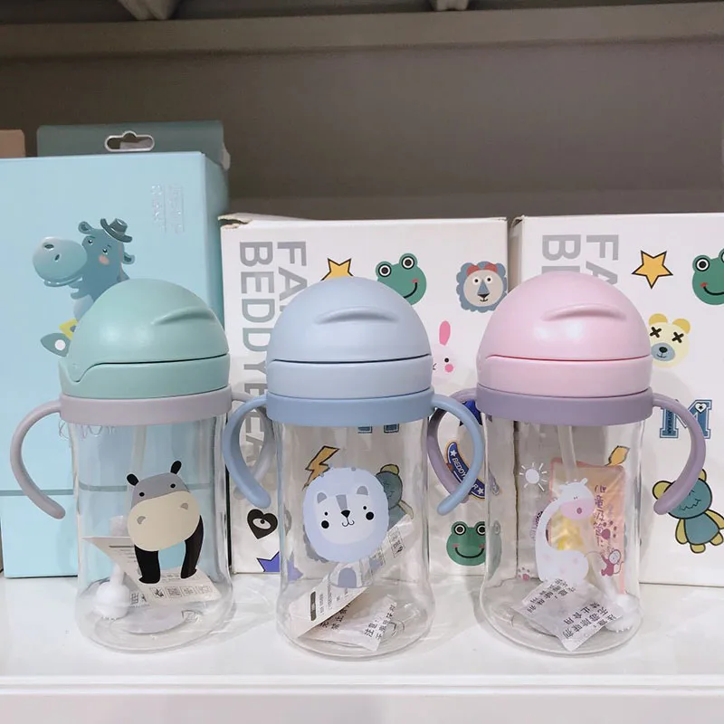 

1Pcs 350ML Cartoon Animal Pattern Baby Drinking Bottle with Straw Outdoor Travel Portable Handle Kid Drinking Bottle Feeding Cup