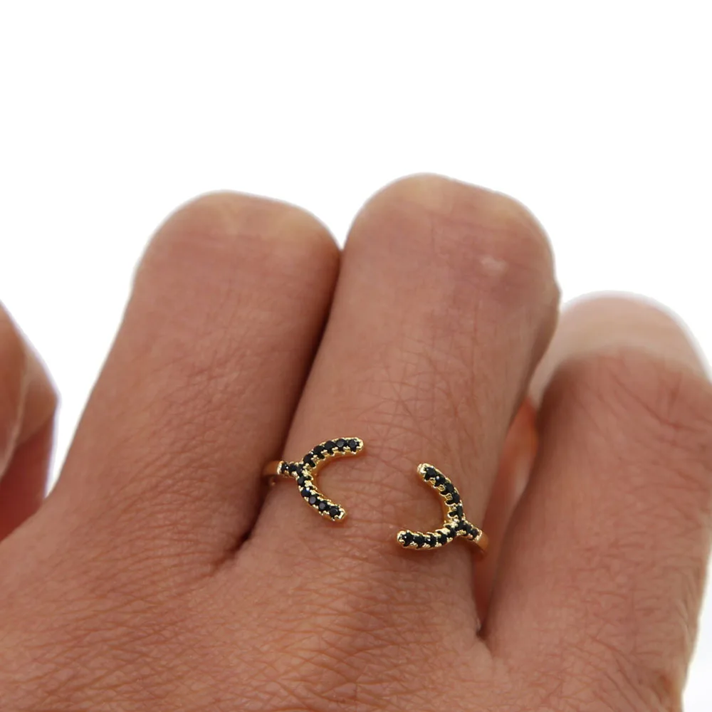 Новинка распродажа нежное черное кольцо с фианитами золотого цвета для женщин