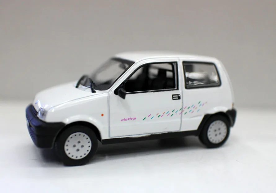 N OREV 1:43 Fia t Cinquecento boutique игрушечные машинки из сплава для детей детские игрушки