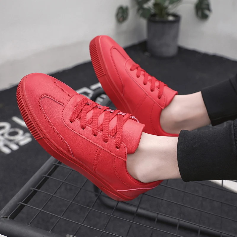 

Men Breathable Skateboarding Shoes Low-top Trainers Sports Flat Classic Outdoor Sneakers New wild student shoes white shoes