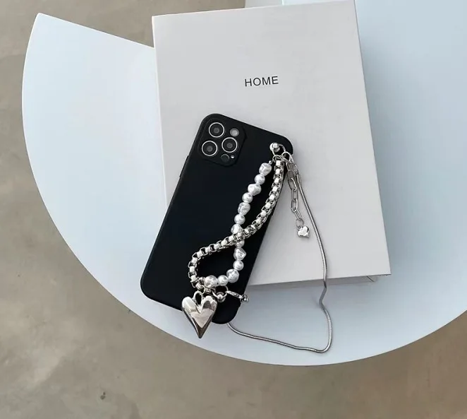 

Korean Metal Chain Bracelet Phone Case for IPhone 13 12 Mini XR X XS Max 6 7 8 Plus 11 Pro Max SE 2020 ShockProof Back Cover