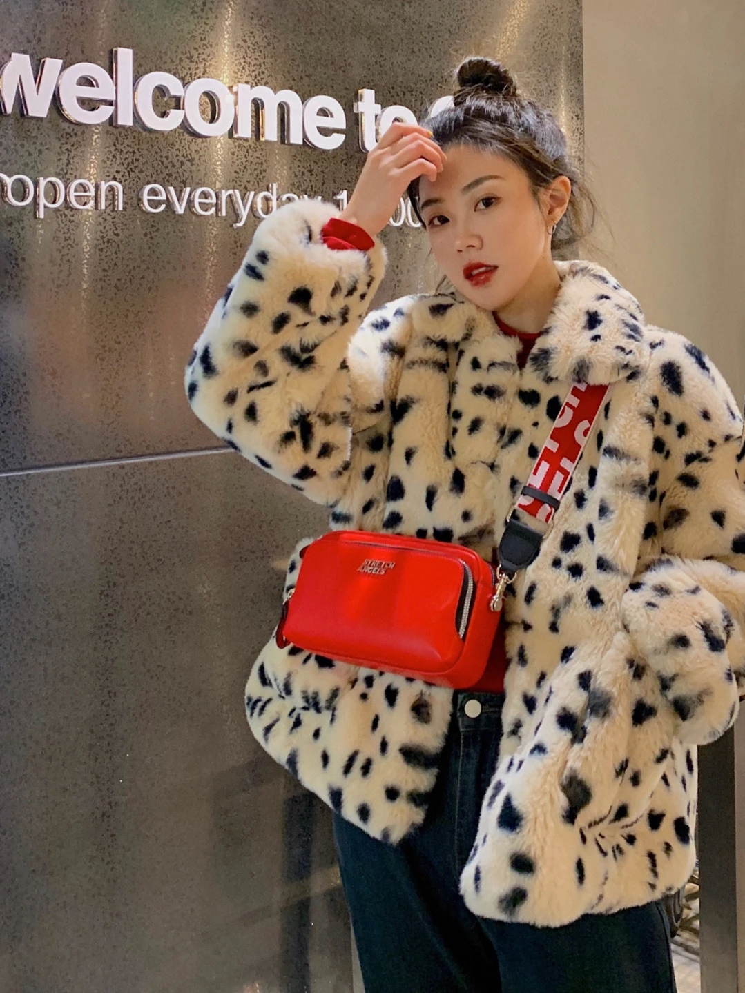 Chaqueta de felpa de invierno de mujeres corto 2020 nueva versión coreana de loose lana de cordero de piel de imitación cuero animal print leopardo abrigo de invierno de las mujeres