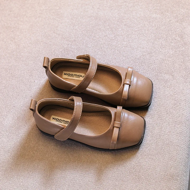 Рисунок 6 - Туфли с квадратным носком для девочек