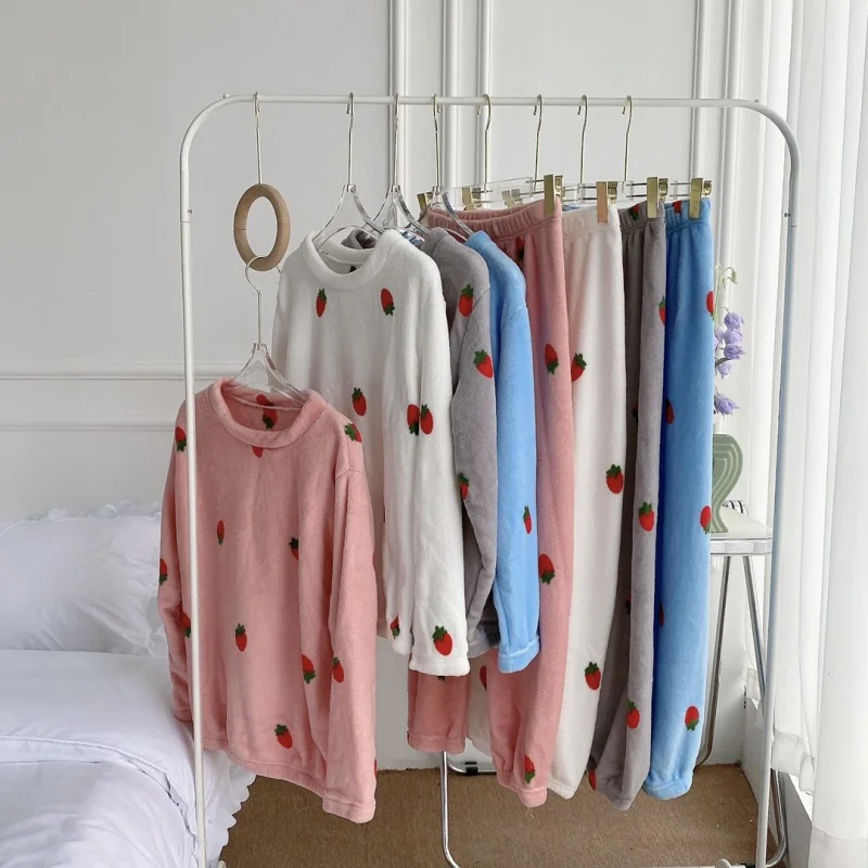 Coral Fleece Autumn And Winter New Two-Piece Home Service Cute Girl Cherry Strawberry Print Pajamas Set