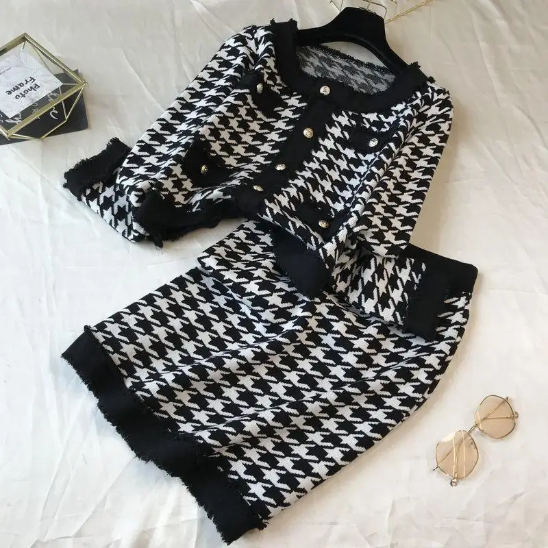 

Two-piece Heavy Industry Lady Style Knitted Skirt Suit Early Autumn New Style Korean Version of Thin Short Skirt Two-piece