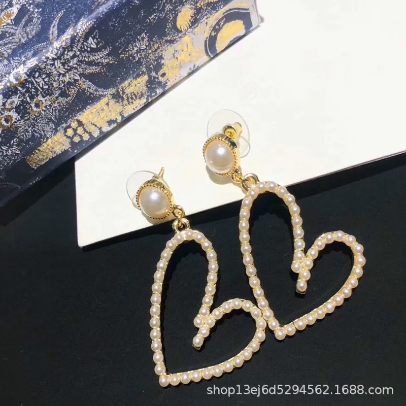 

D home 2020 new European and American fashion pearl earrings