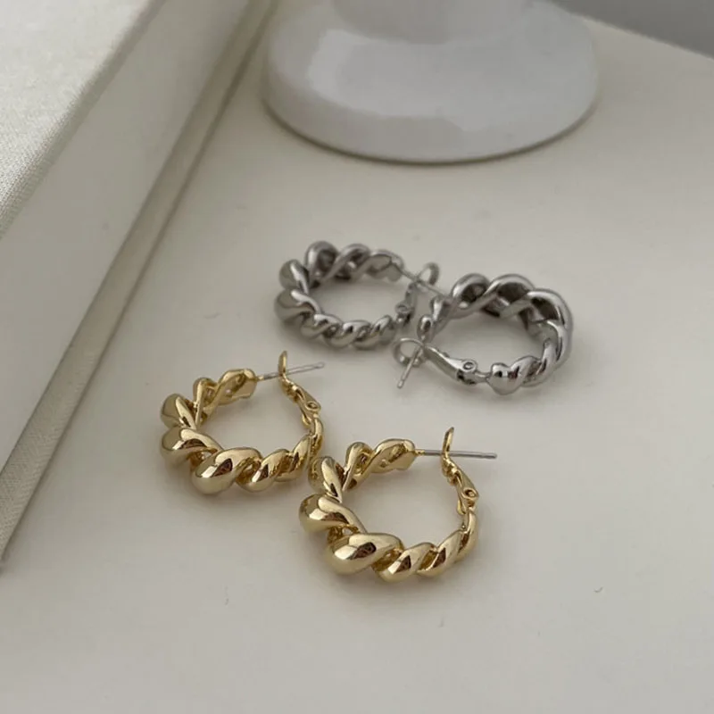 

SRCOI Retro Metal Twist Hoop Earrings Ear Buckle Female Minimalist Jewelry Gold Silver Color Geometric Round Circle Earrings