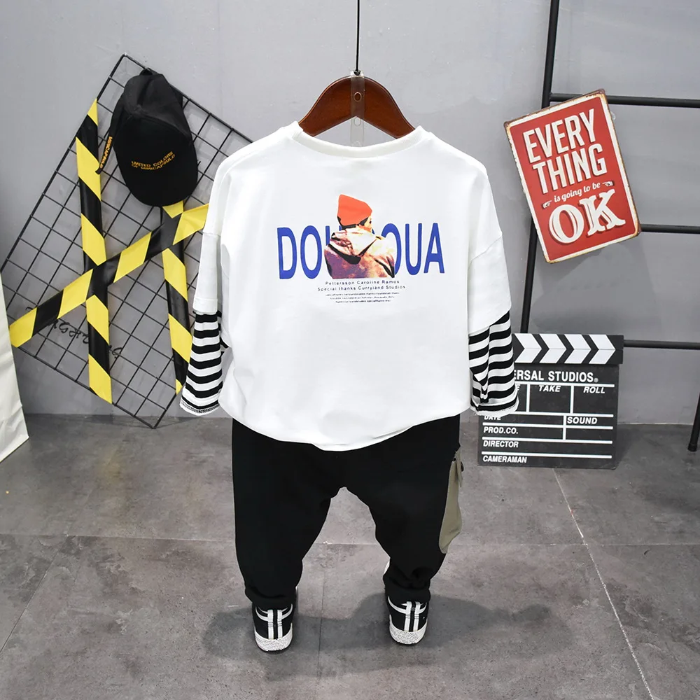 Детский комплект одежды из искусственного меха футболки и брюк |