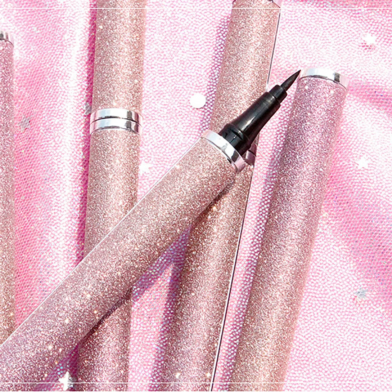 Жидкая подводка для глаз flashinstant быстросохнущая с ярким небом стойкая