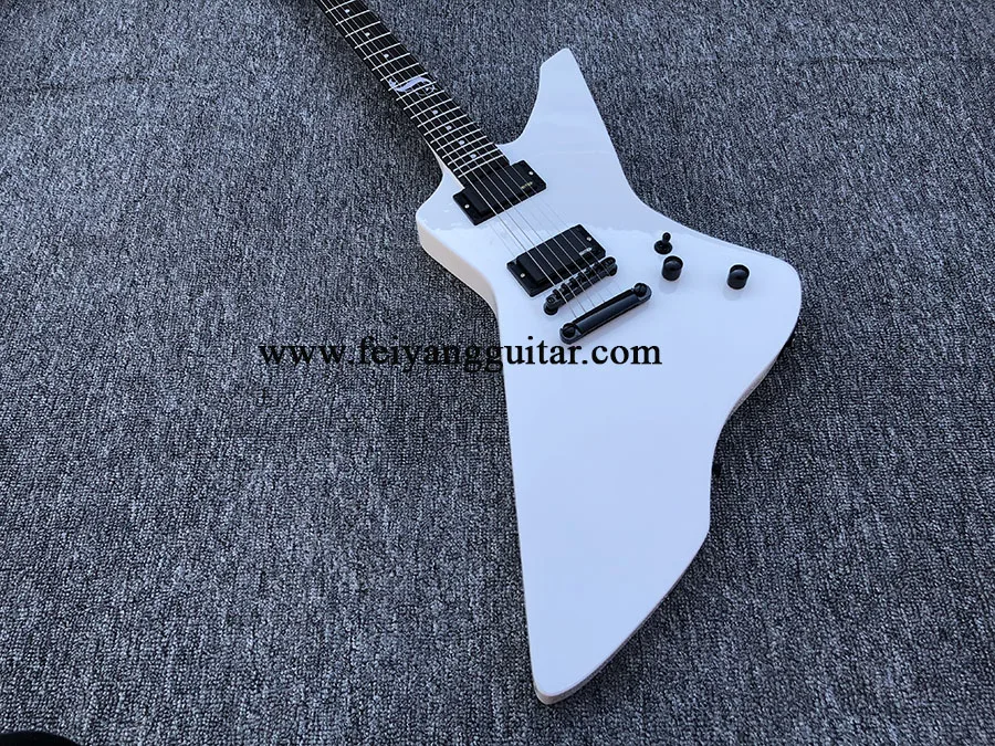 New 6-string special-shaped electric guitar white painted rose fingerboard inlaid with small snake active pickup postage | Спорт и