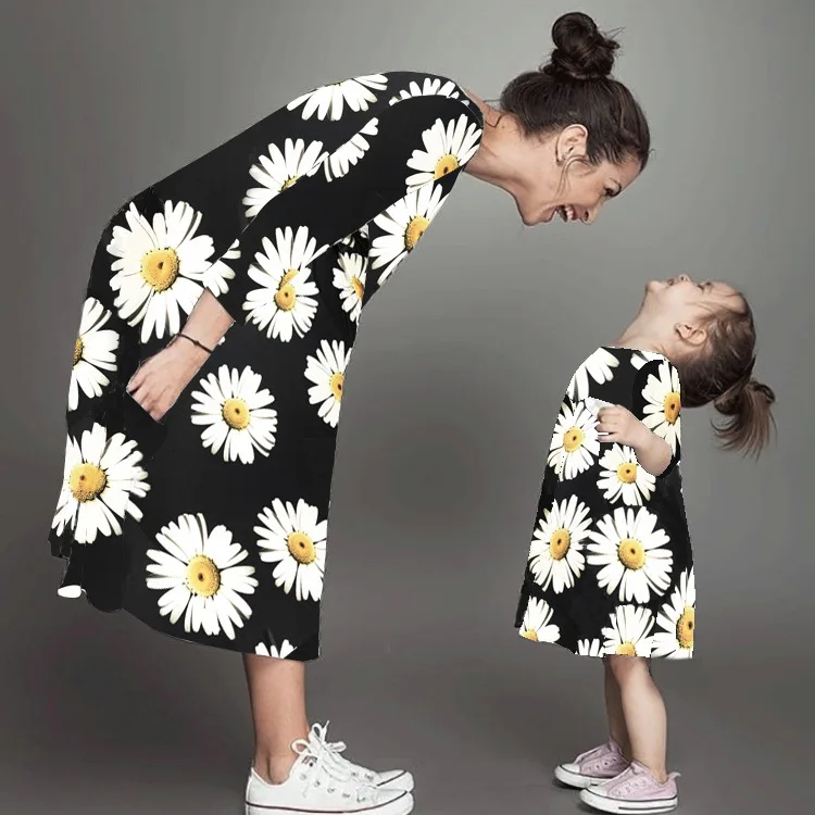 

2021 New Mother Daugter Parent-child White Chrysanthemum Polyester Material Dress Long Skirt Top Style Beach Summer Clothing