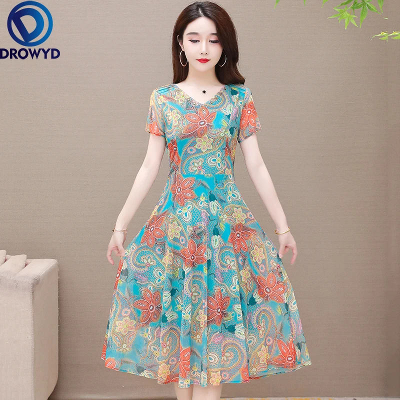 

Женское шифоновое платье средней длины, зеленое элегантное облегающее платье-трапеция с цветочным принтом, коротким рукавом и V-образным вы...