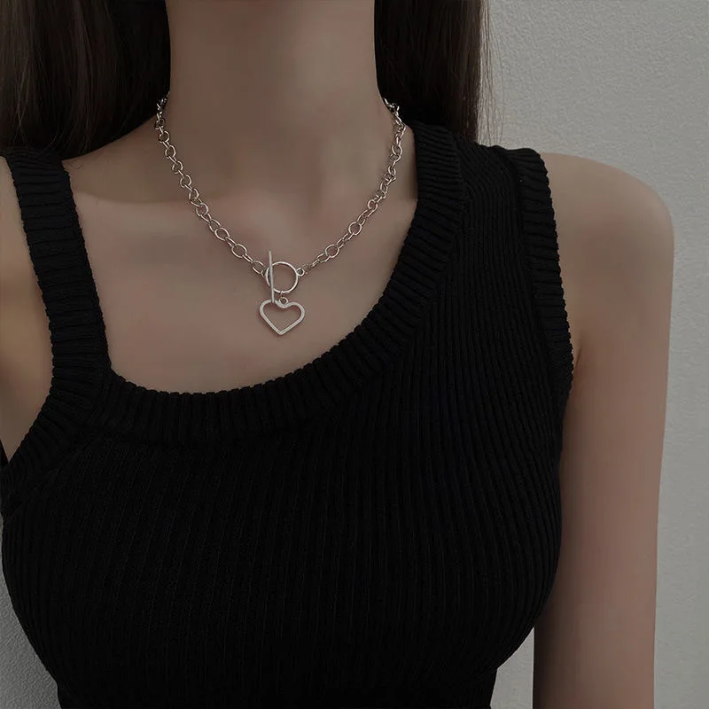 

Fashion Simple Love Heart Pendant Choker Necklace for Women Silver Color Clavicle Chain Female Party Jewelry on The Neck