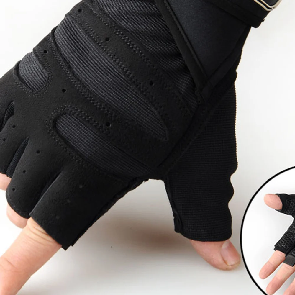 

1 Pair Sports Half-finger Men Outdoor Fitness for Riding Weightlifting (Random Color, Size)