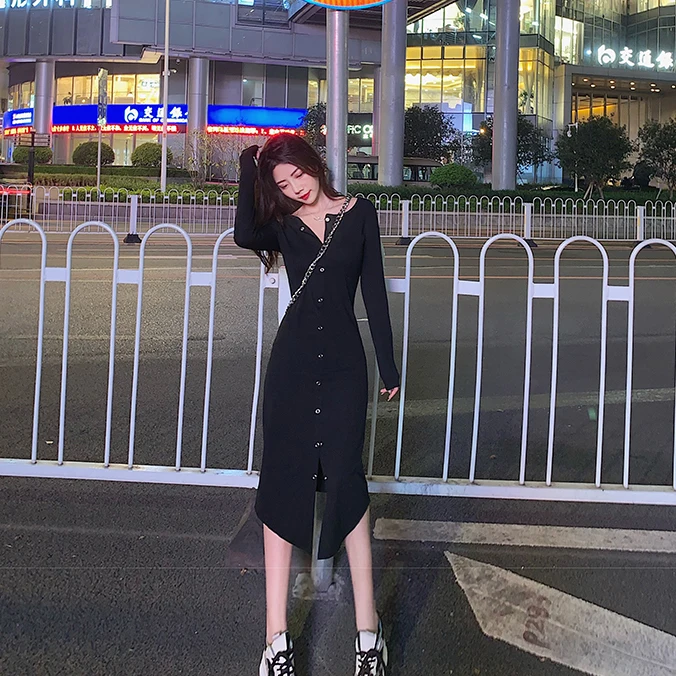 

Show thin film light ripe wind the temperament of the new package hip split long long sleeve backing in the dress