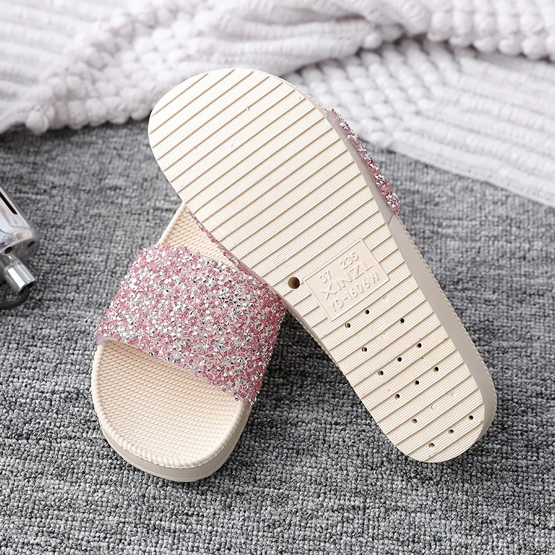 Новинка Летняя женская обувь Верхняя одежда Женские пляжные шлепанцы на толстой