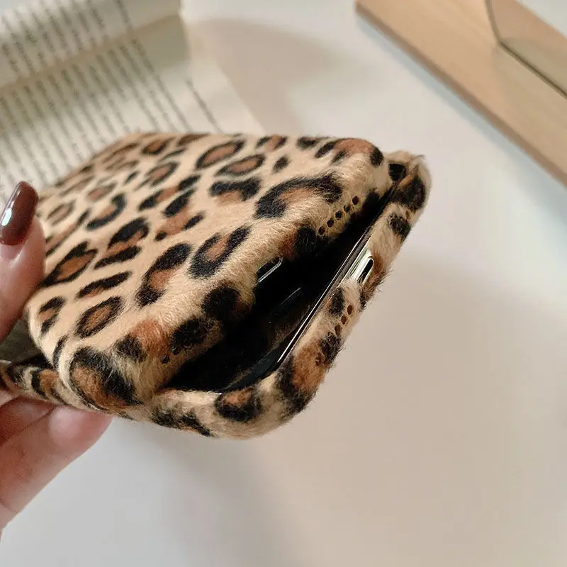 

All-inclusive plush leopard print suitable for Apple 12promax mobile phone case xr 11 autumn and winter xsmax female iPhone7/8p6