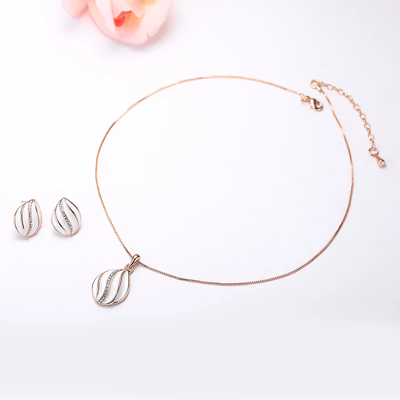 

Creative Earrings Necklace Set European And American Women Fashion Hundred Matching Accessories
